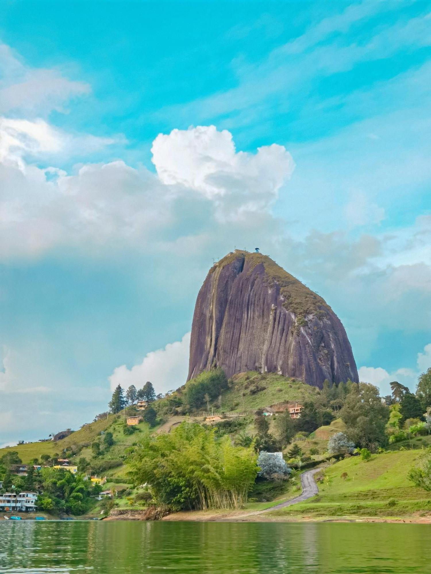 Descanso Bajo La Piedra Del Penol Guatapé 외부 사진