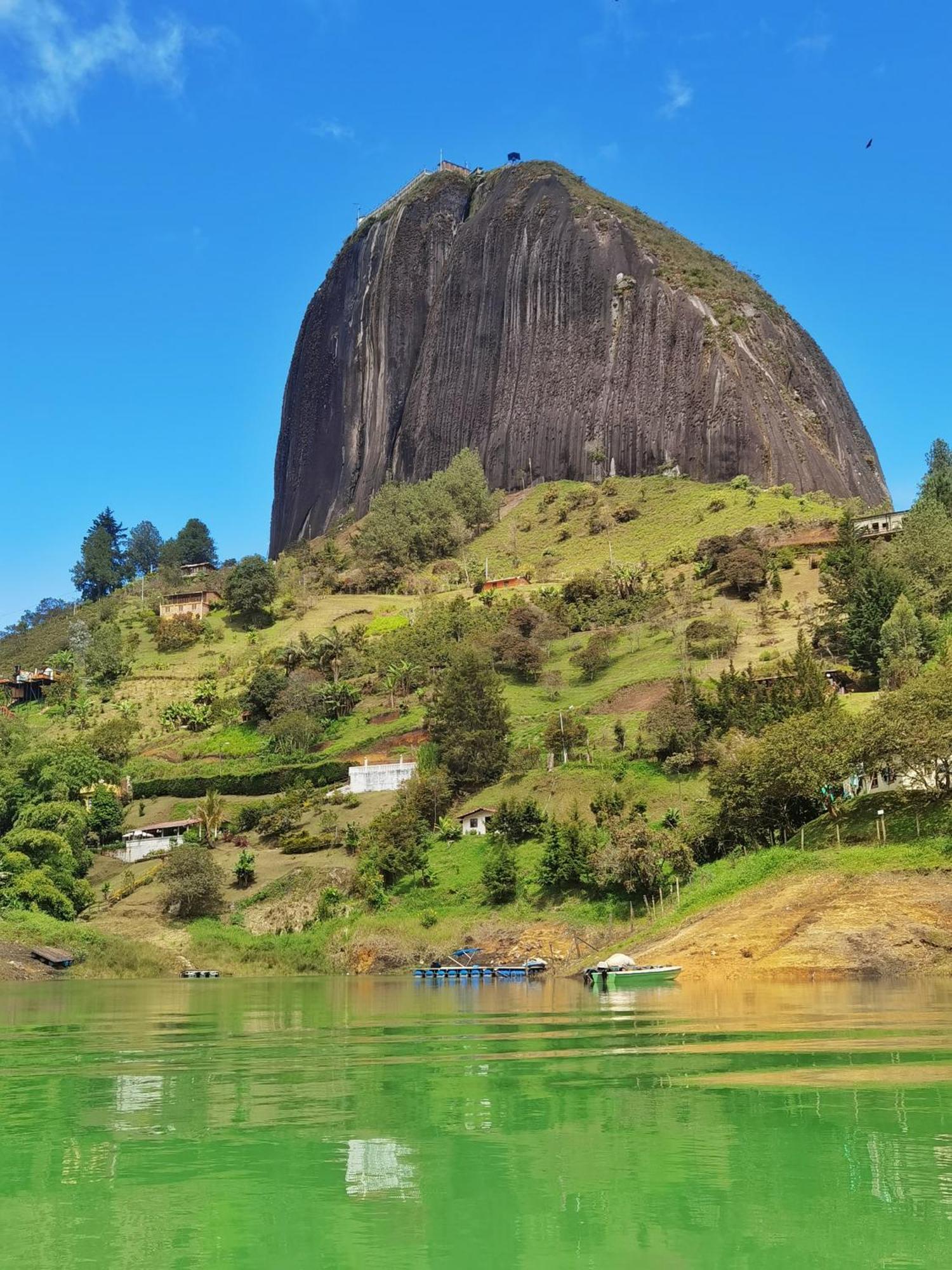 Descanso Bajo La Piedra Del Penol Guatapé 외부 사진